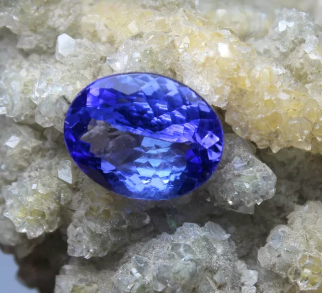 Natürliche Tansanit Facettiert Gut Luster Bläulich Farbe Lose Edelstein 2.65 CT