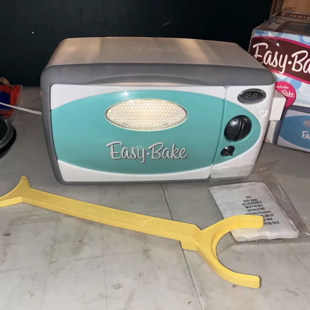 2007 Teal Easy Bake Oven with All Accessories & Instruction Manual Works EUC