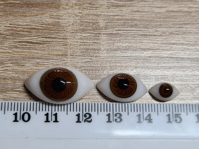 Yeux marrons de poupée anciens en verre (N5.3) - Antique Glass Doll Eyes -