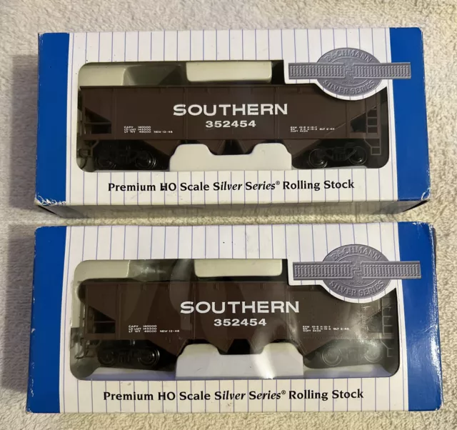 2 NOS Bachmann Silver HO #17604 40' Quad Hopper Southern. NEW Condition