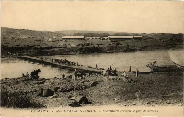 CPA AK MAROC Mechra-Ben-Abbou L'Artillerie traverse le pont de bateaux (688382)