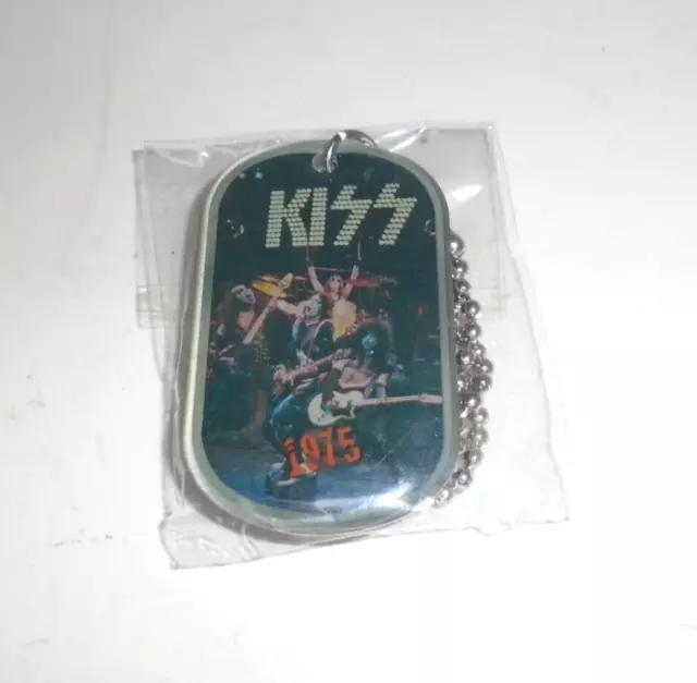 Kiss Rock Dog Tag 1975 Photo  -  #7 Of 24  -  Frehley Criss Simmons Stanley