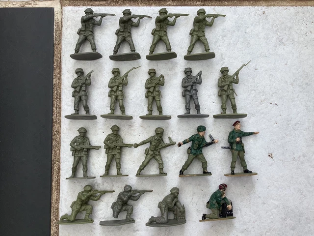 thumbnail image 2 of WW2 Toy Soldiers - SAS Desert Raider Team - 54mm (1:32 Scale) Resin Figures 2 of 3