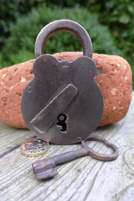 Antique vintage padlock with one key, working order, collector, hobby 25-10