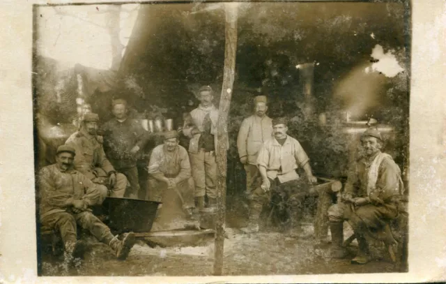 Militaire Carte PHoto de soldats sous abri La Popote Guerre 1914