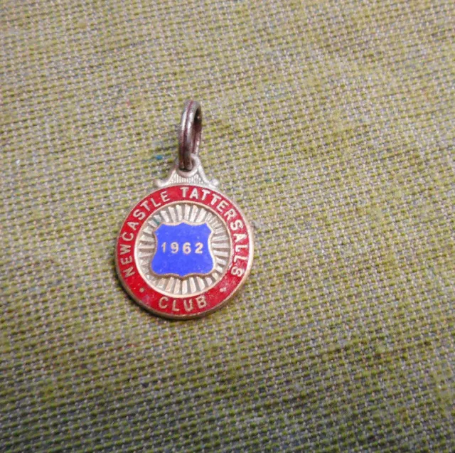 #D392.  1962  Newcastle Nsw Tattersalls Club Member Badge #1640