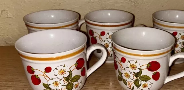 Vintage Sheffield Stoneware Strawberries 'n Cream  Coffee Mugs set of 5