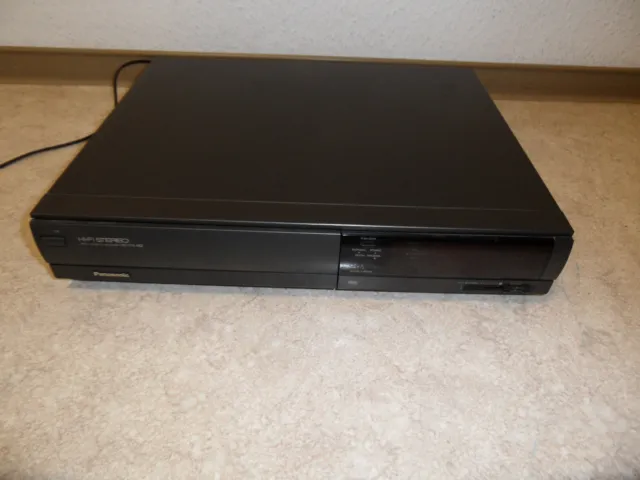 Panasonic NV- F65 EG VHS Videorecorder ohne Fernbedienung .