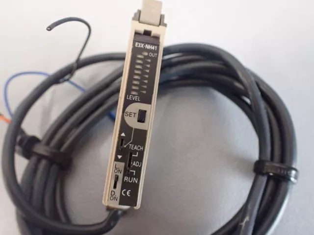 E3XNH41 - OMRON-  E3X-NH41 / Capteur fibre optique USED