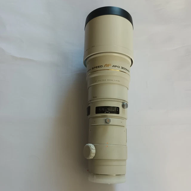 MINOLTA AF 300mm F4 APO G High-Speed. Mint condition. Like new.