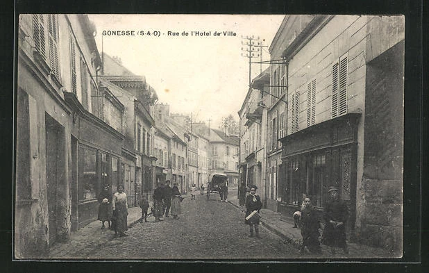 CPA Gonesse, Rue de l´Hotel de Ville, vue partielle