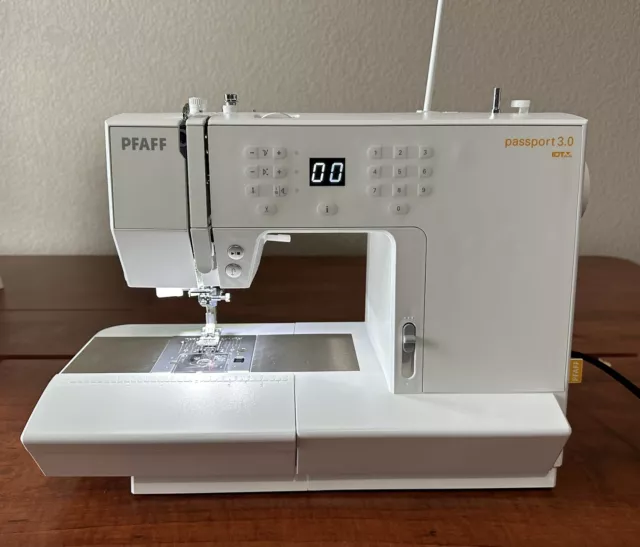 Pfaff Passport 3.0 Sewing Machine with Integrated Dual Feed - REFURBISIHED Pfaff Passport 3.0 Sewing Machine with Integrated Dual Feed - REFURBISIHED