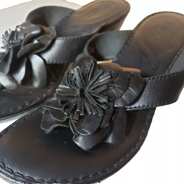 Born Slip On Sandal Womens 9 Black Floral Slide Flip Flop Toe Chunky Heel