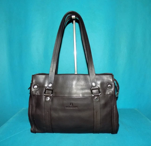sac HEXAGONA en cuir marron porté épaule NEUF