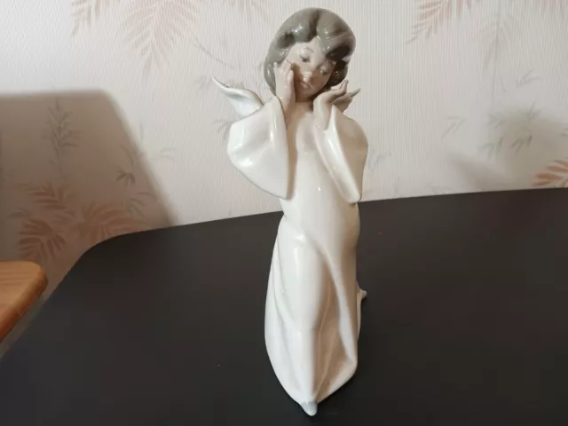 Vintage Lladro 8 3/4" Mime Angel Figurine #4959, Hand Made in Spain