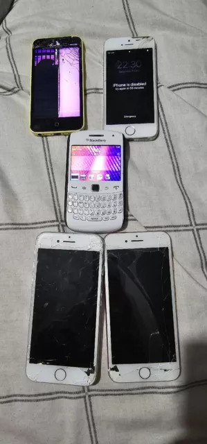 Apple iPhone X4 Bundle Damaged Incomplete Job Lot for Spare Parts & 1 blackberry