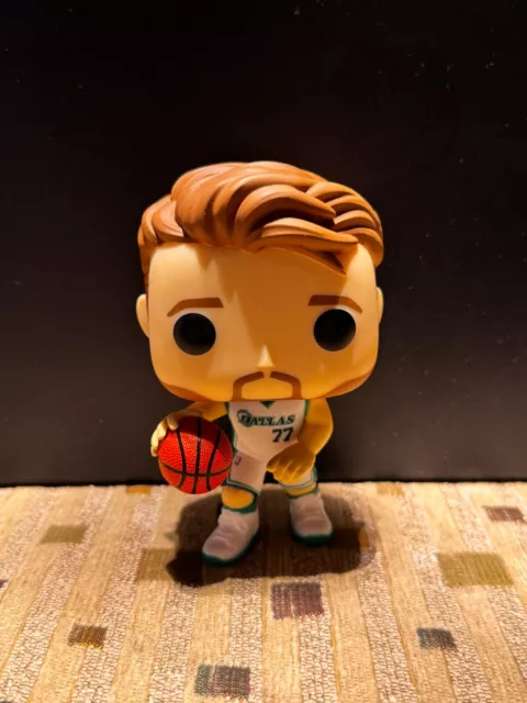 Funko POP! Vinyl Figure Luka Doncic Dallas Mavericks 60 NBA