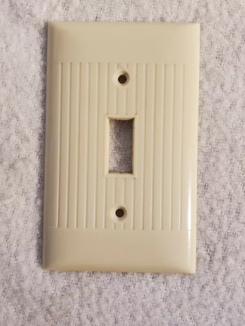 Eagle Sierra Bakelite Electric Outlet Wall Switch Plate Cover Classic Ivory Rib