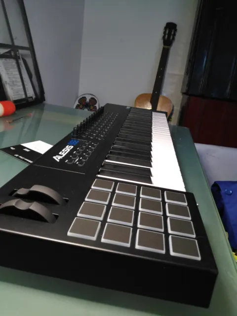 clavier maitre 49 touche pads et nombreux controles, alesis 49l