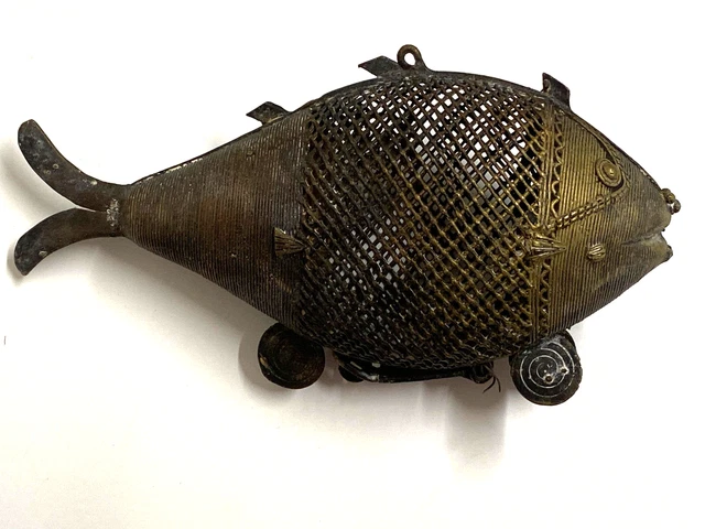 Boite à Aromates Ajourée en Bronze Forme de Poisson - Inde 19eme Dhokra Cage