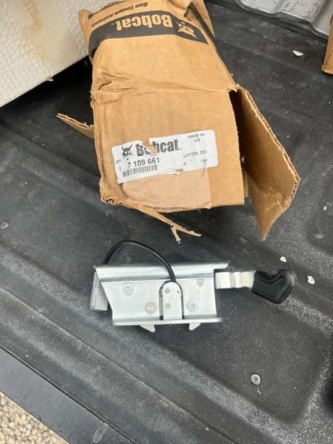 Genuine Bobcat 7109661 Door Latch with Sensor A220 T770 T870 T750 T630