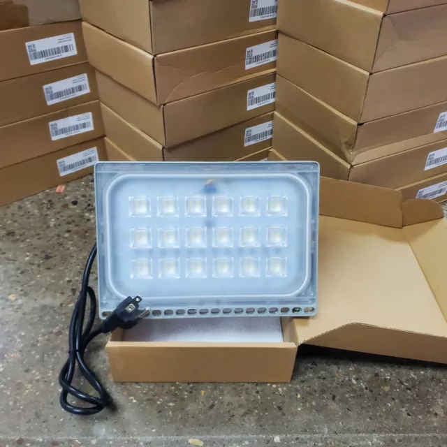 100W LED Flood Light Cool White Outdoor Lighting Lamp With US Plug 6000k