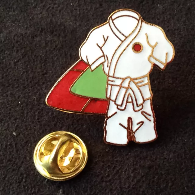 Pin's Folies *** Enamel badge Judo  Limited edition 125 ex.Ceinture Blanche