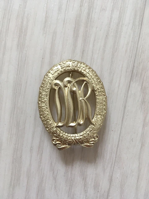 Genuine East German NVA Military Cap Badge – DDR Army Metal Insignia, Vintage Collectible