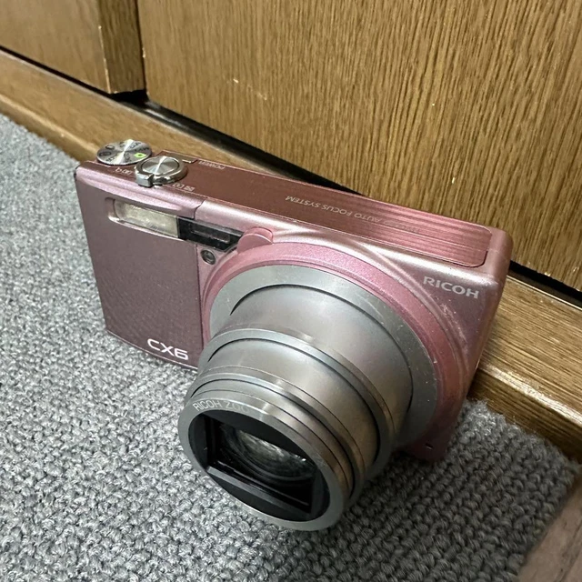 RICOH CX6 Pink Digital Camera 10MP 1/2.3" CMOS Screen Size 3 F3.5 - F5.6