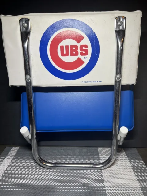 https://www.picclickimg.com/spgAAOSwU7tksLgy/Stadium-Bleacher-Seat-Cushion-VTG-1992-MLB-CHICAGO.webp