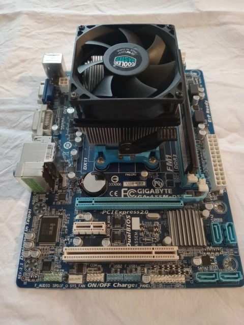 Lot Carte Mère GIGABYTE + CPU AMD A8 3870 + RAM CORSAIR DDR3 - Socket FM1