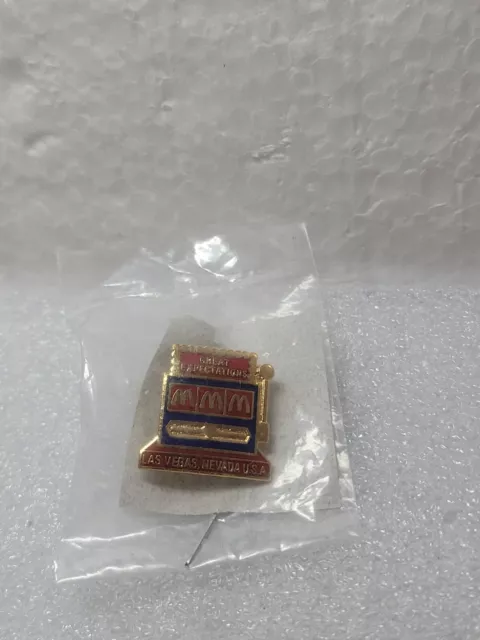 McDonalds Great Expectations Las Vegas NV Slot Machine Lapel Pin NOS Clutch Back 2