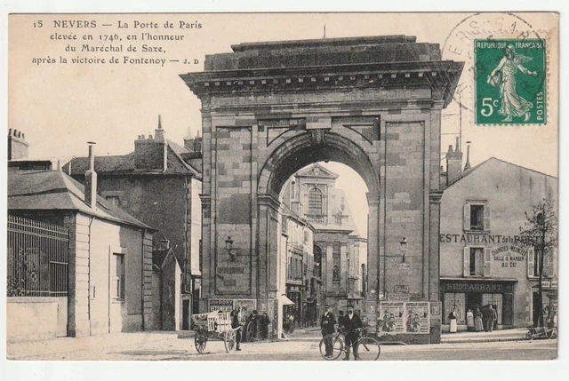 NEVERS - Nievre - CPA 58 - la porte de Paris - Restaurant de la Porte