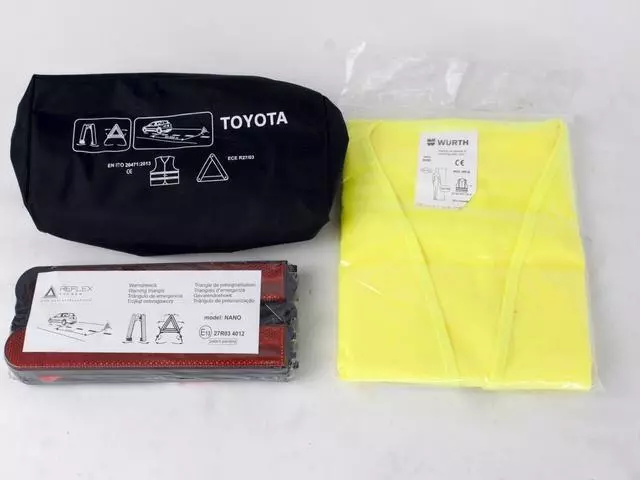 Kit Trousse Triangolo Emergenza Toyota Yaris P13 1.0 B 51Kw 5M 5P (2018) Ricambi