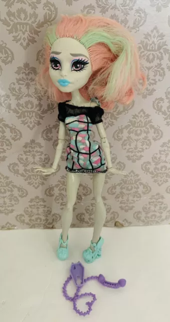 Monster High Doll Rochelle Ghoul Ghoul Chat With Dress & Shoes B5