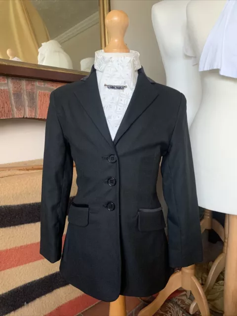 BNWT Childs Size 22-24 Lead Rein TAGG Black/Velvet Show Jacket. Double Vents