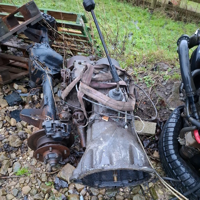 RANGE ROVER CLASSIC 4 speed gear box, bell housing and transfer box. £ ...