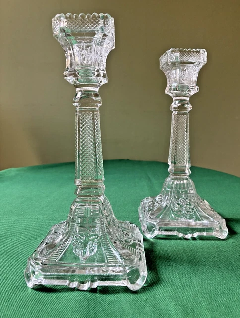 Bougeoir tripode vintage année 70 en verre moulé