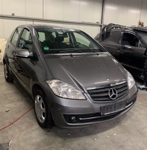 Motorhalter Mercedes W169 A180 CDI 80KW aus Schlachtfest ander Teile im Lager