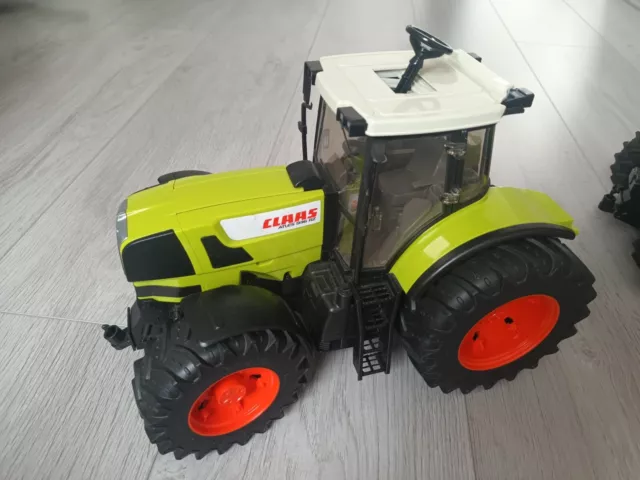 Bruder Traktor CLAAS