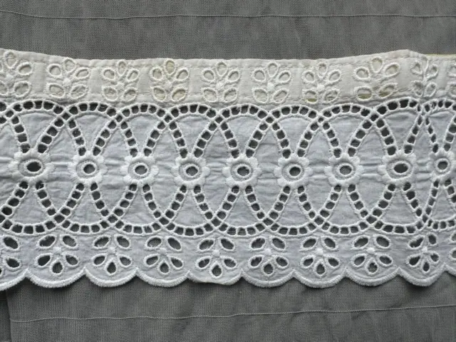 Beautiful French Antique embroidery lace edgings - Floral design, loops 45"+34"