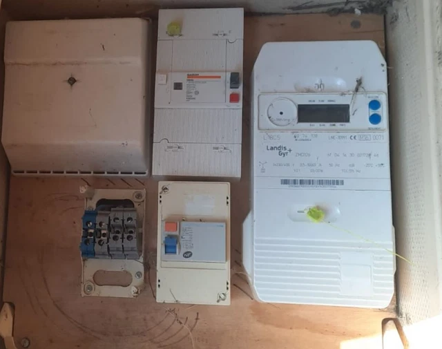 Coffret Branchement  Chantier  230V TRIPHASE COMPTEUR + DISJONCTEUR 10-60A