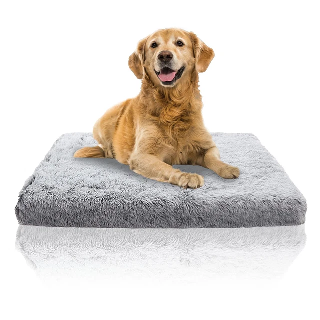 Coussin en peluche doux gris confortable en mousse mémoire de forme pour chien
