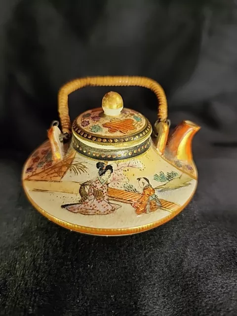 Antique Miniature Japanese Meiji Satsuma Tea Pot Artist Signed