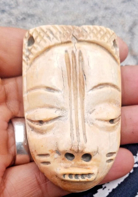 Belgian Congo african mask Ikhoko pende bone pendent 16th century