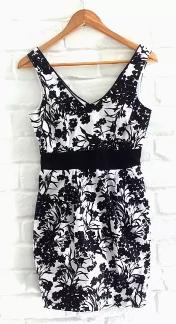 B. Smart Sheath Dress Size 6 M Black White Floral V Neck Sleeveless Tank Mini