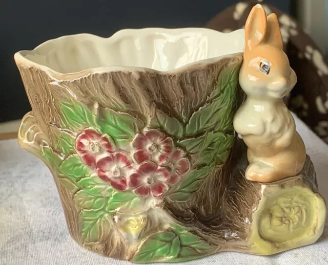 Vintage Hornsea Pottery Fauna Royal Vase. No. 54. Good Condition.