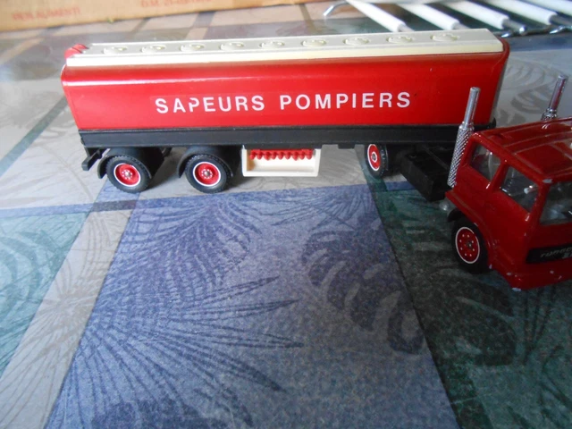 JEEP WILLYS SAPEURS Pompiers Solido 1/43 avec boite EUR 4,99 - FR