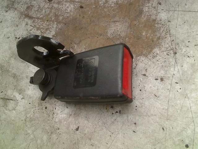 GÜRTELSCHNALLE LINKS HINTEN Opel Corsa D 2010