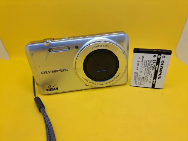 Olympus Digital Camera VG-150 14.0MP  Silver Tested